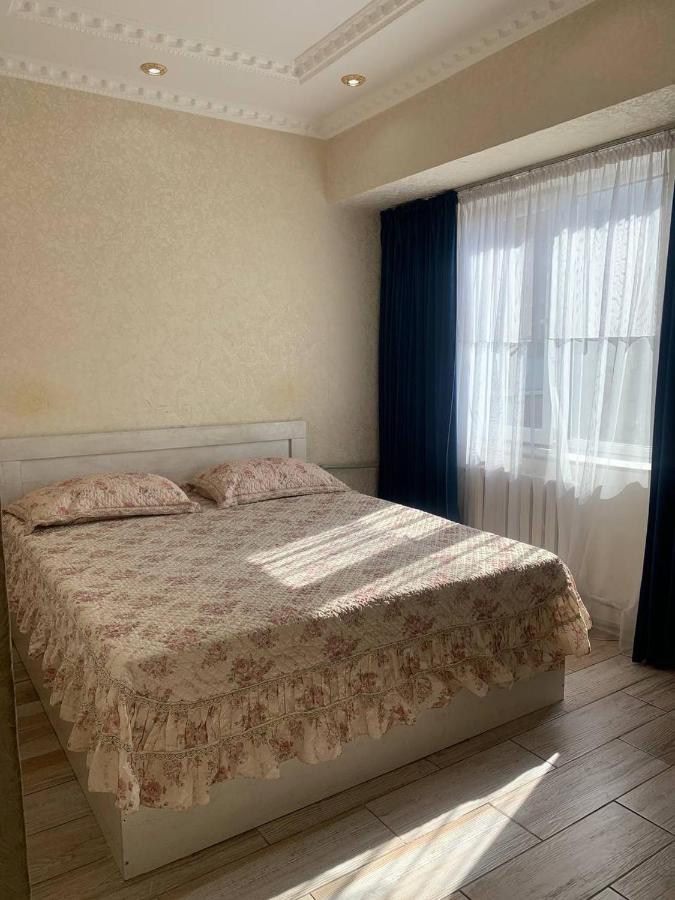 Lux Apartment Shymkent Luaran gambar